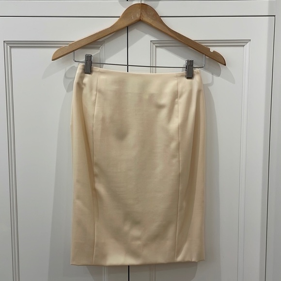 ⭐️Givenchy Couture 100% Wool Ecru Color Lined Skirt—Gorgeous! Like New!! Size 36